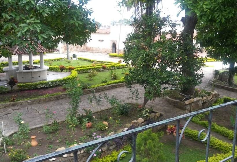 בית מלון כפרי El Castillo Chinauta