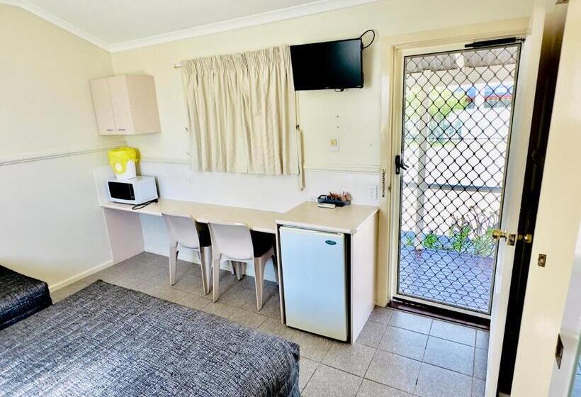 בית מלון כפרי Country Way Motor Inn