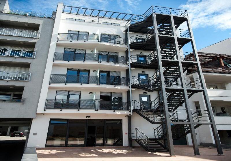 Hostel Moving