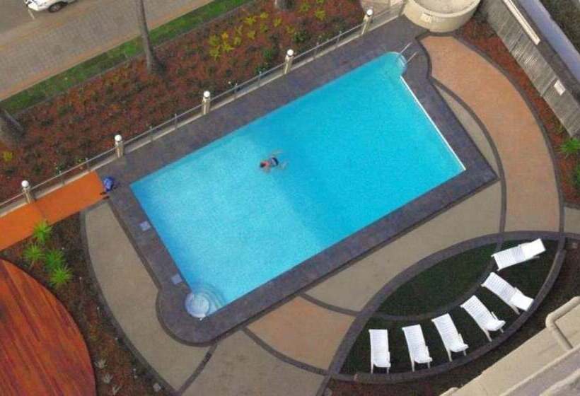 هتل Aquarius On The Beach