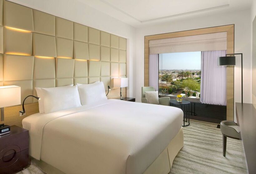 בית מלון כפרי Doubletree By Hilton Riyadh  Al Muroj Business Gate