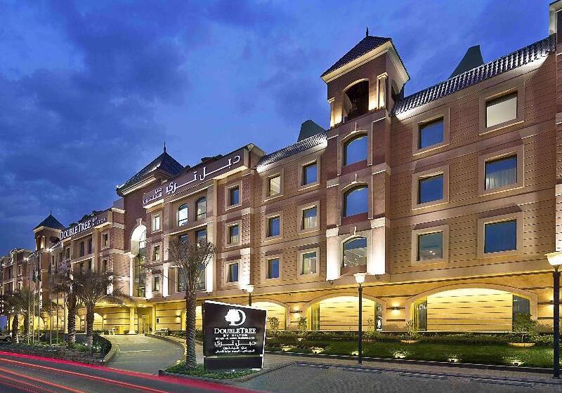 בית מלון כפרי Doubletree By Hilton Riyadh  Al Muroj Business Gate