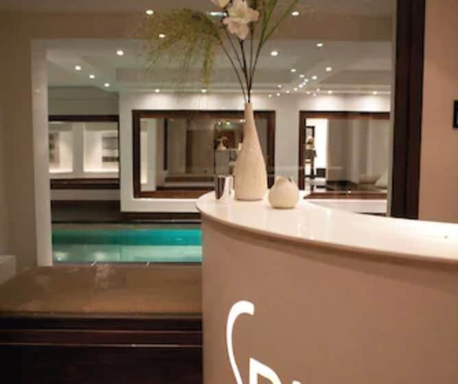 هتل Les Suites De La Potiniere