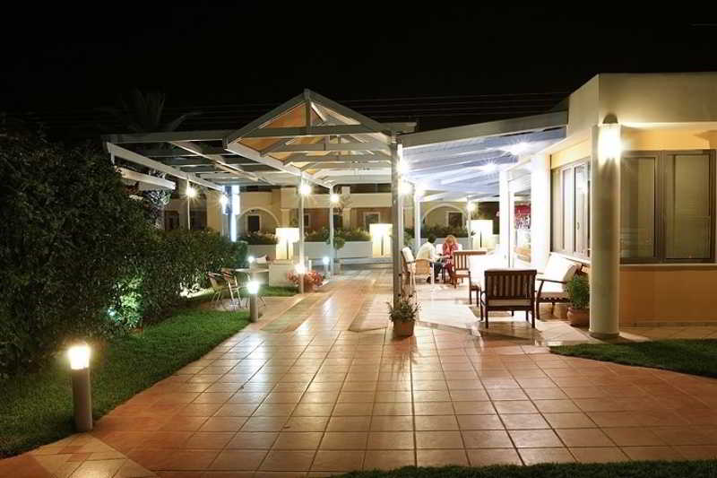 酒店 Niriides Apartments