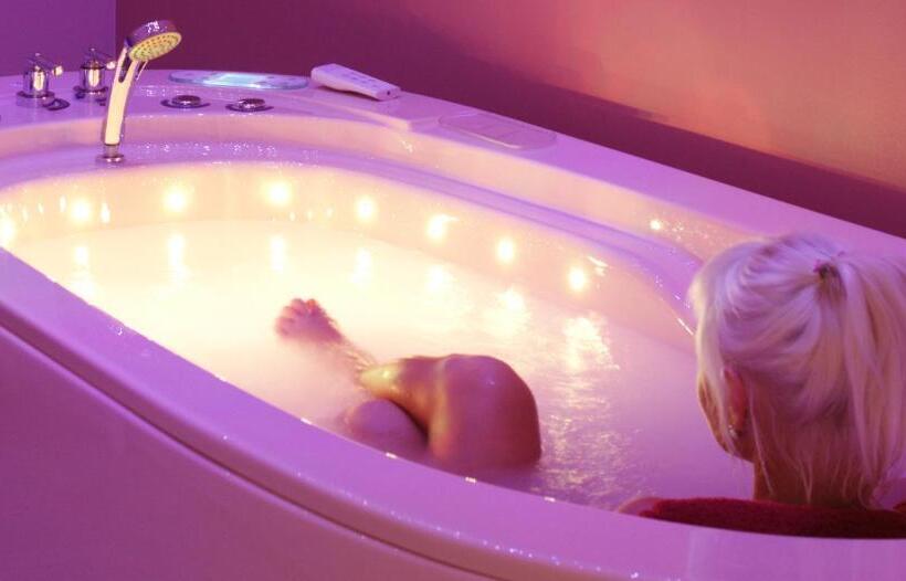 هتل Noorus Spa
