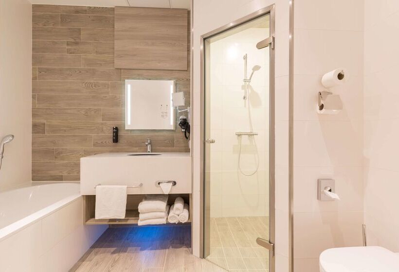 هتل Ramada The Hague Scheveningen