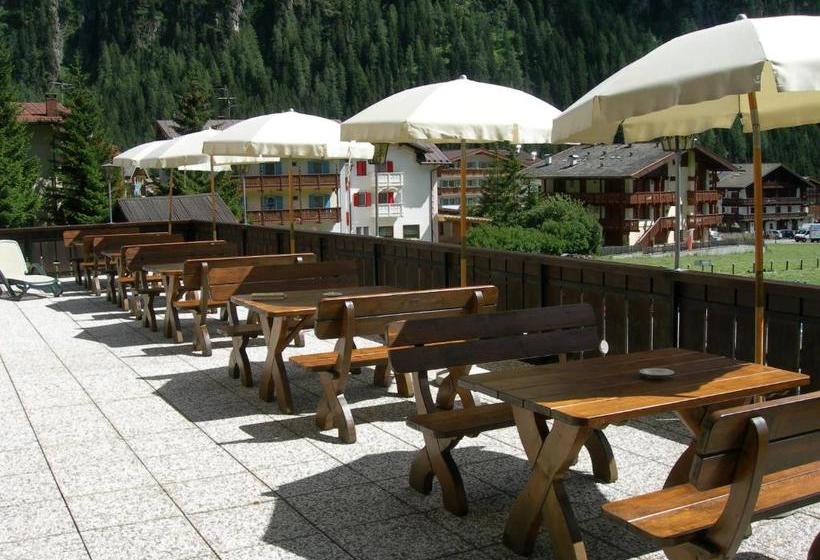 فندق Sport  Enrosadira