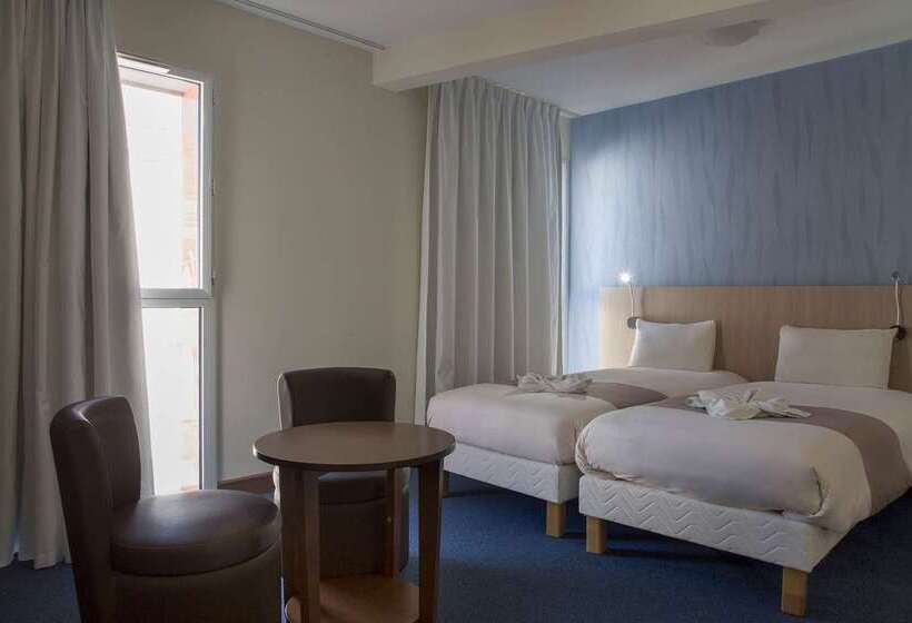هتل The Originals Access, Hôtel Cholet Gare