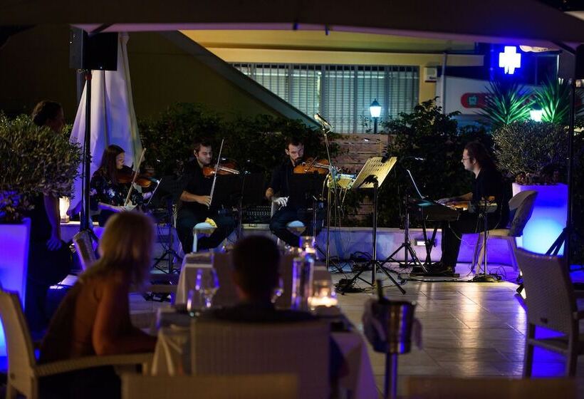 هتل TRYP by Wyndham Corfu Dassia