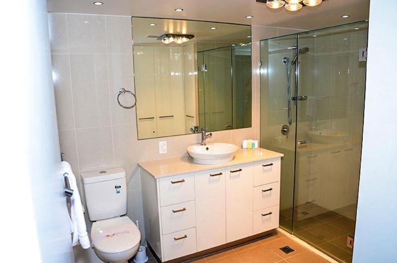 هتل Zenith Ocean Front Apartments