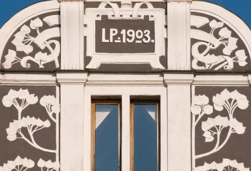 هتل Zvon Design Suites