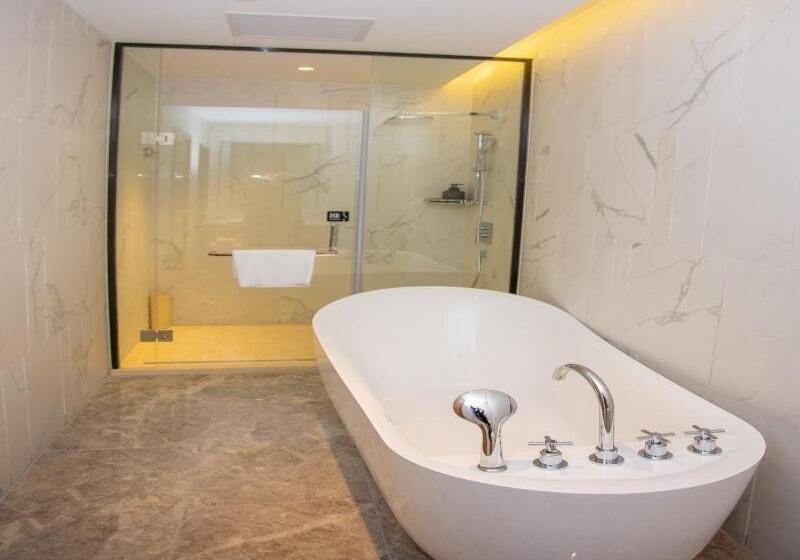 Greentree Eastern Hotel Hainan Free Trade Port Jiangdong New District Meilan Airport