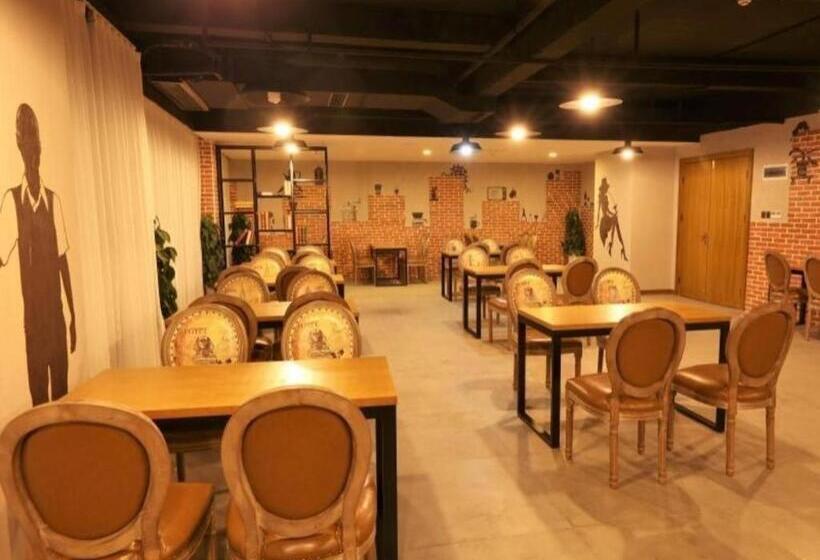 בית מלון כפרי James Joyce Coffetel Chengdu Longquan Dongfang Huada Plaza