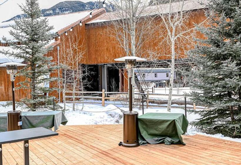 هتل Double Diamond Ski In/ski Out Chalet