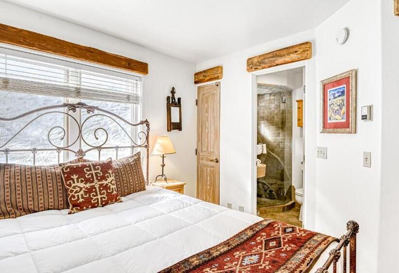 هتل Double Diamond Ski In/ski Out Chalet