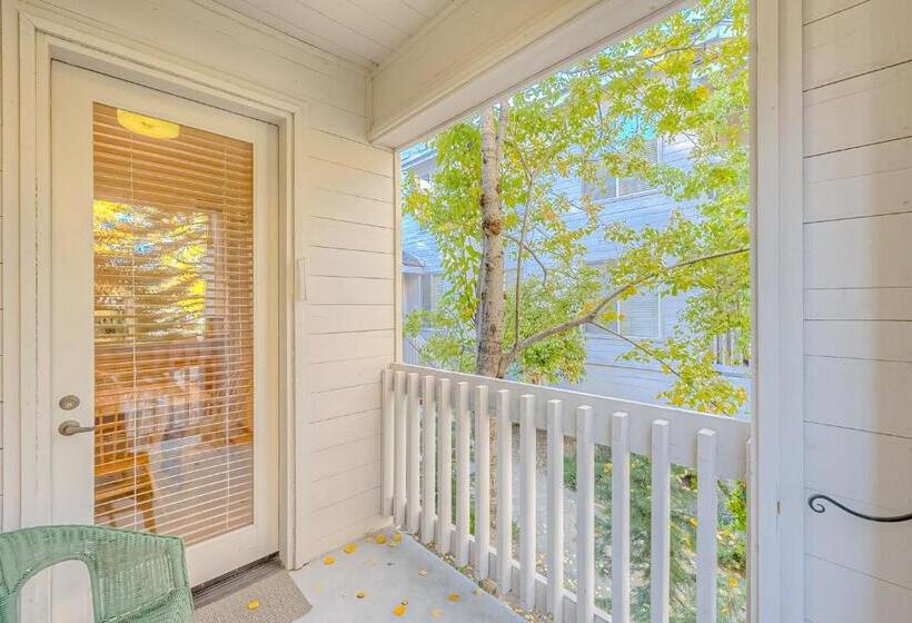 ホテル Ski In Ski Out Squaw Valley Lodge Slopeside Townhome