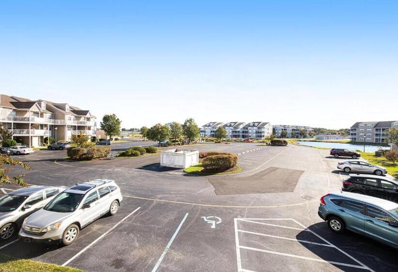 هتل Bethany Bay Condos