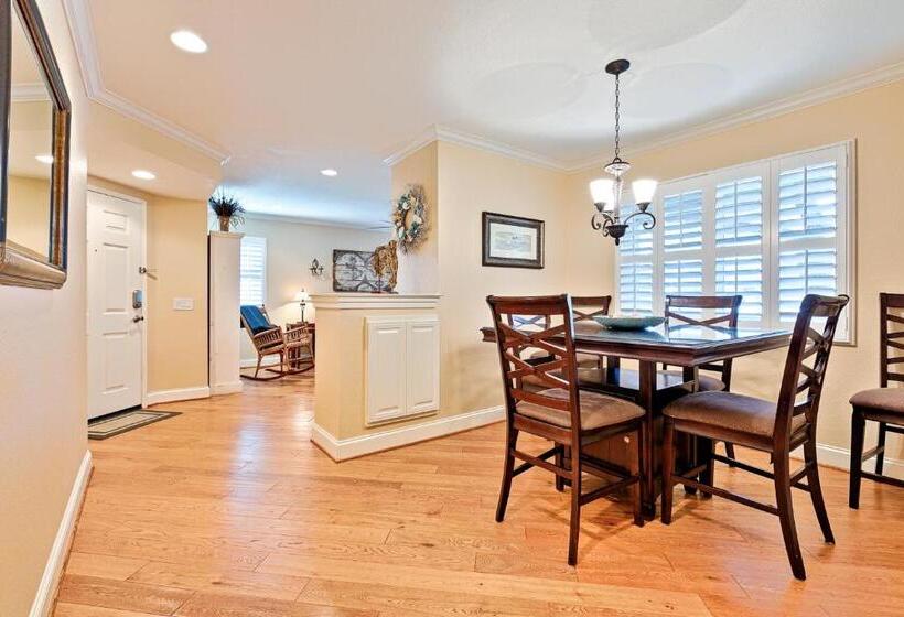 בית מלון כפרי Ritz Point Condo