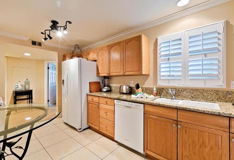 בית מלון כפרי Ritz Point Condo