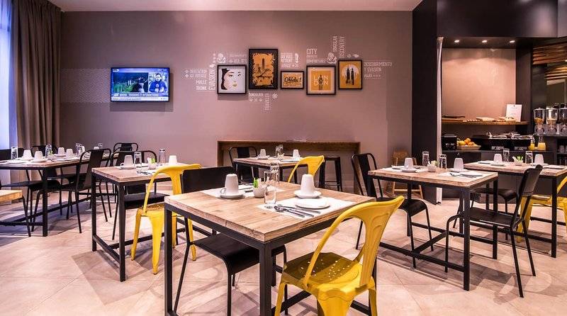 בית מלון כפרי Best Western Plus Suitcase Paris La Defense