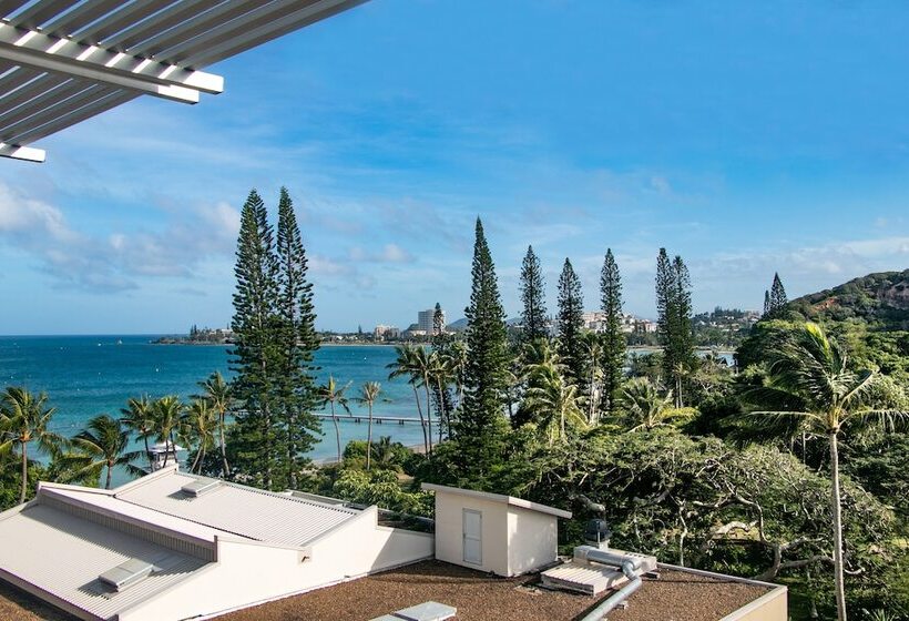 هتل Chateau Royal Beach Resort & Spa, Noumea