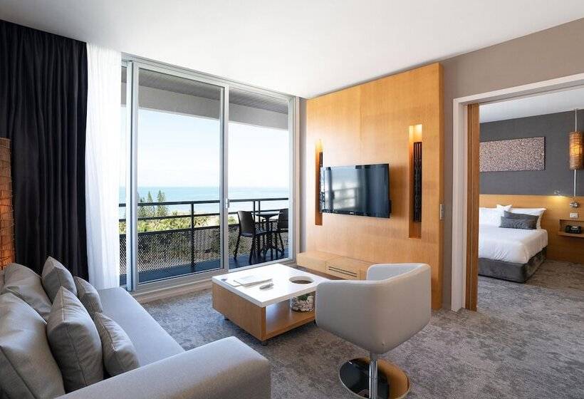 هتل Chateau Royal Beach Resort & Spa, Noumea