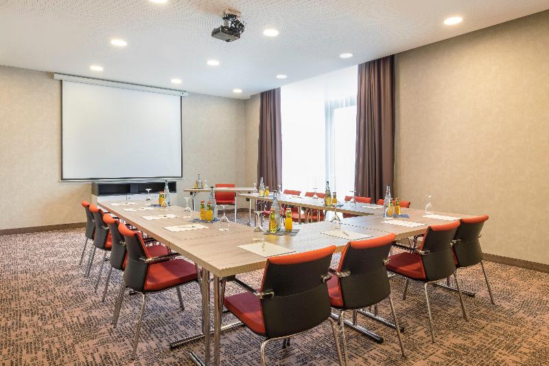 هتل Holiday Inn Express Friedrichshafen, An Ihg