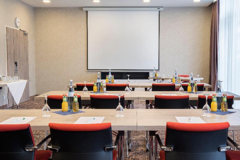 هتل Holiday Inn Express Friedrichshafen, An Ihg
