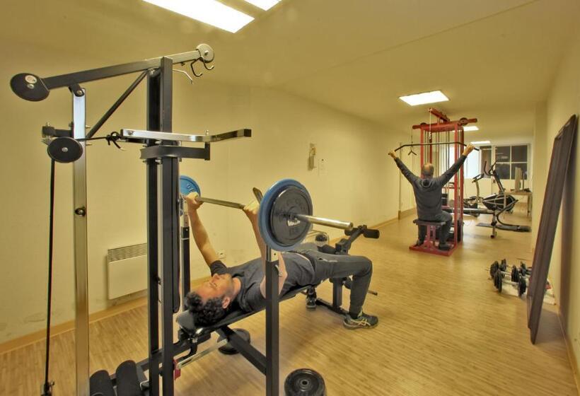 ホテル Hôtel Le Madrigal