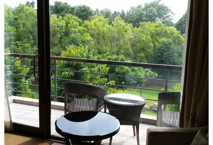 酒店 Taj Damdama Lake Resort & Spa, Gurugram