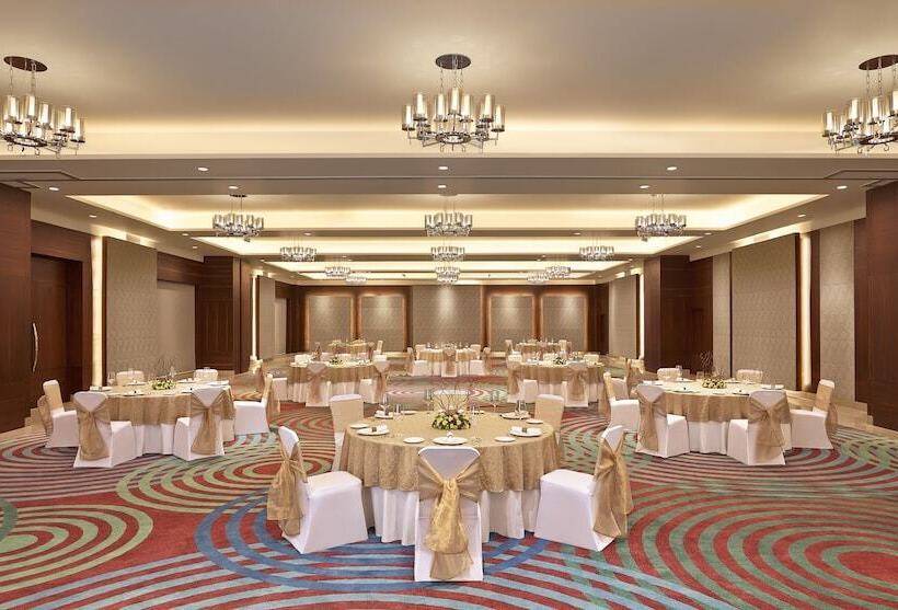 酒店 Taj Damdama Lake Resort & Spa, Gurugram