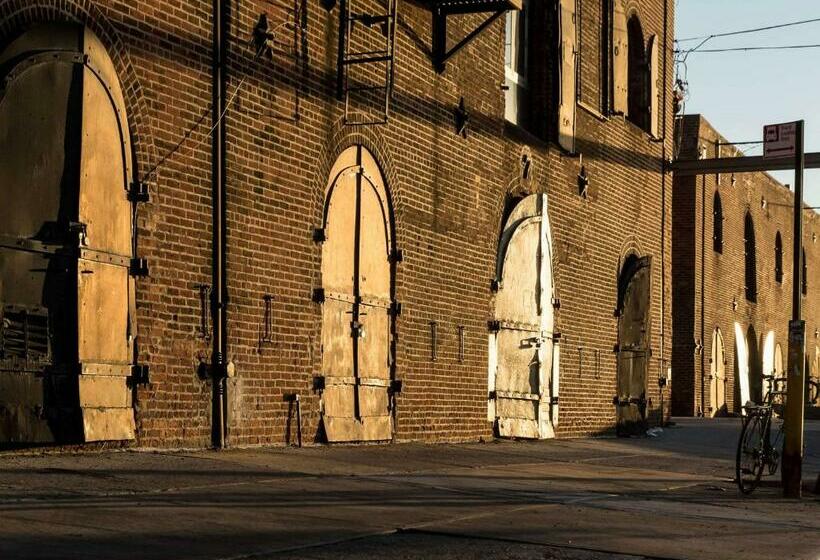 هتل The Lodge Red Hook