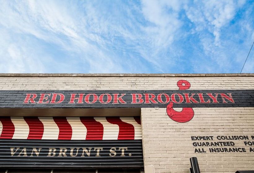 هتل The Lodge Red Hook