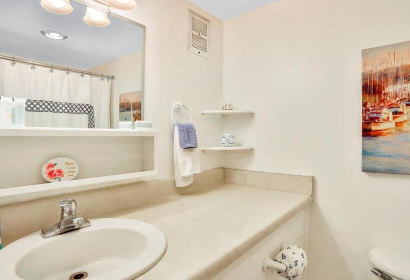 فندق Mariners Cove 302