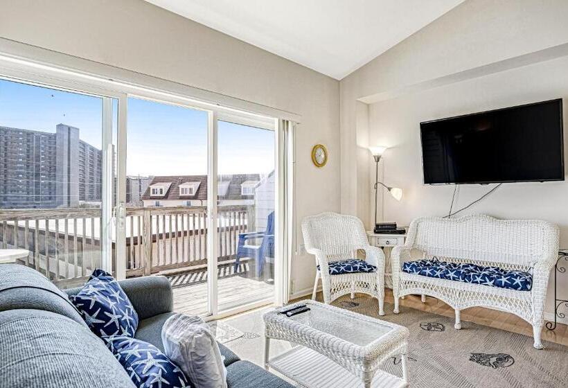 בית מלון כפרי Bethany Beach Inn   202 Bethany Beach Inn