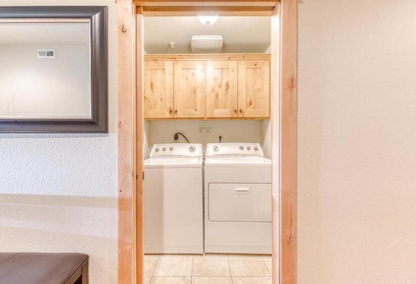 호텔 Grand Lodge South #102