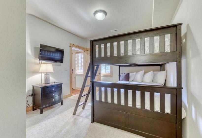 호텔 Grand Lodge South #102