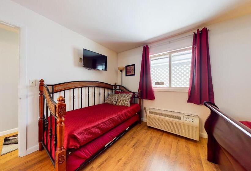 هتل Lake Winnipesaukee Retreat