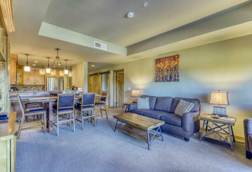 בית מלון כפרי Trailhead Lodge #201