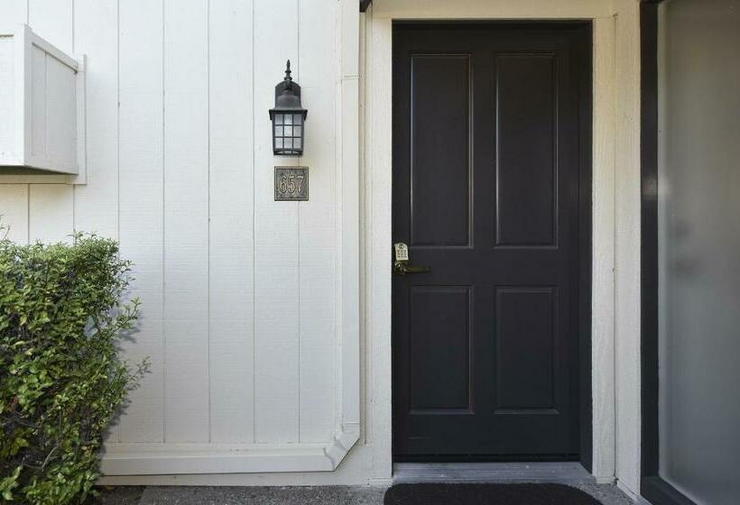 فندق 657 Cottages At Silverado Residence