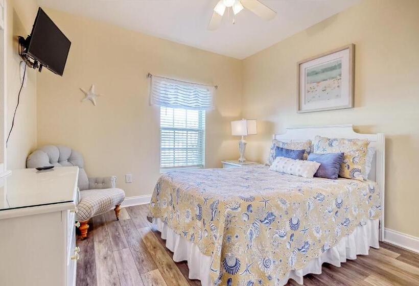 هتل Coconut Grove 203