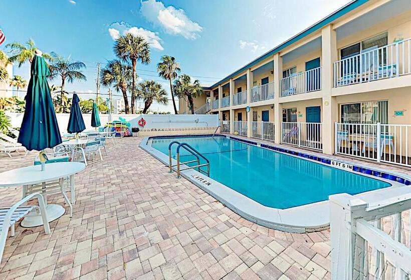 בית מלון כפרי Malyn Resort Unit 124