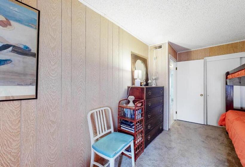 هتل Cedar Shores     30142 Cedar Shores Rd #e144