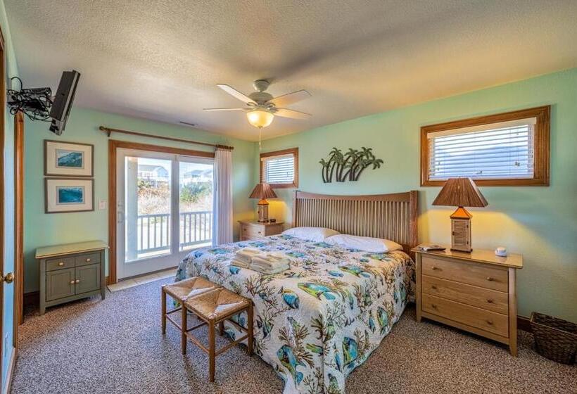 فندق Coastal Charm 220