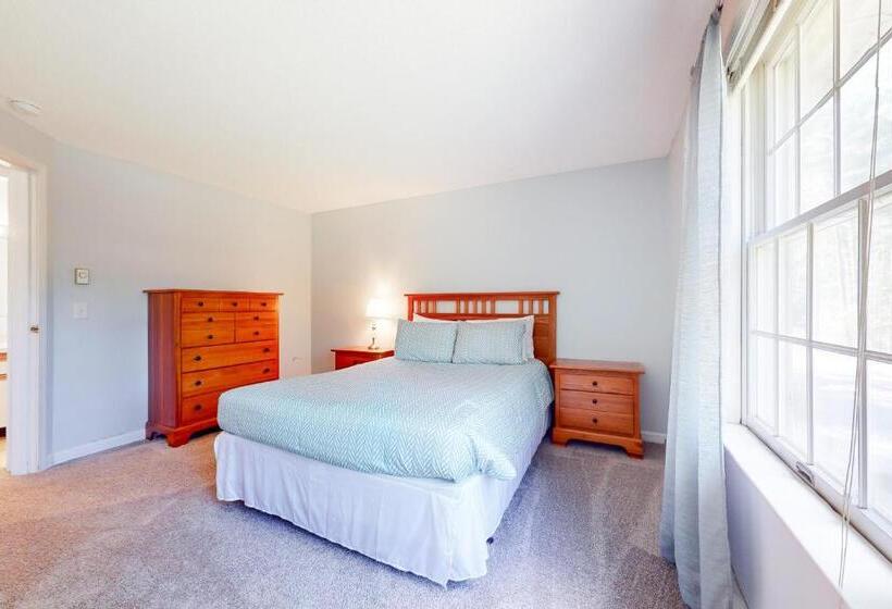هتل Cozy Conway Condo