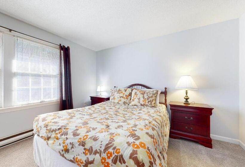 هتل Cozy Conway Condo