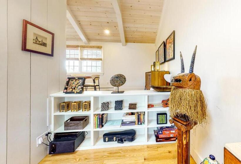 هتل Penthouse On Commercial