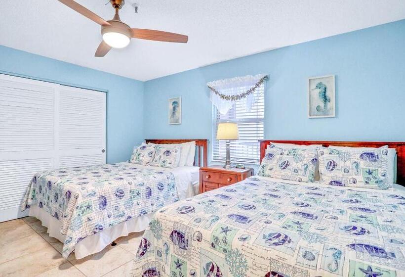 فندق Sea Breeze 702