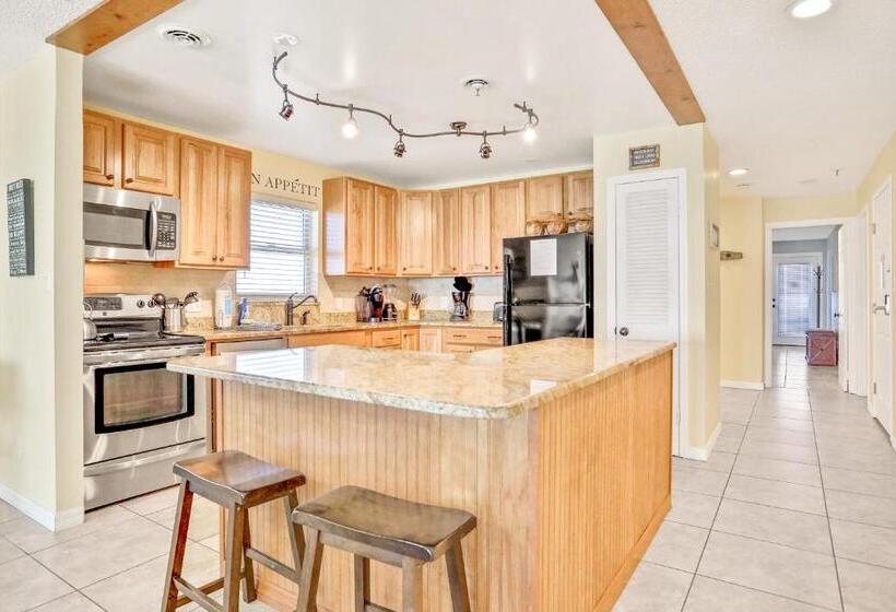 فندق Sea Breeze 702