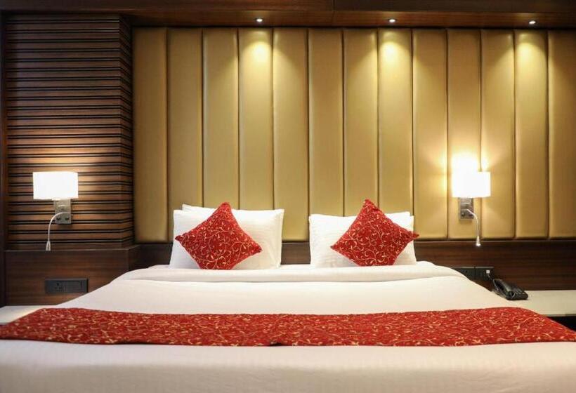 فندق Gurudev Grand